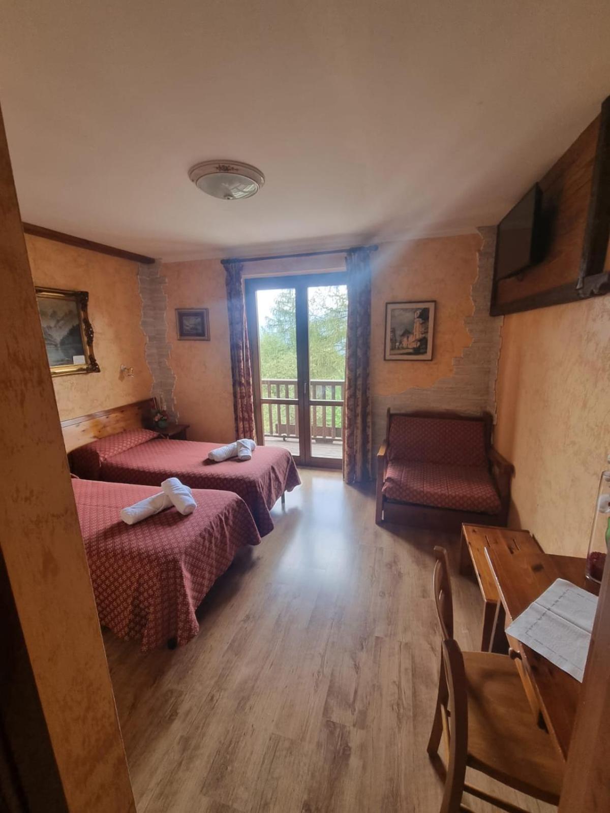 Park Hotel Gran Bosco Саузе-д'Ульс Экстерьер фото
